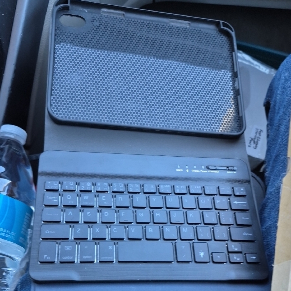 Black Bluetooth Tablet Keyboard Case - Compatible Tablet Accessory